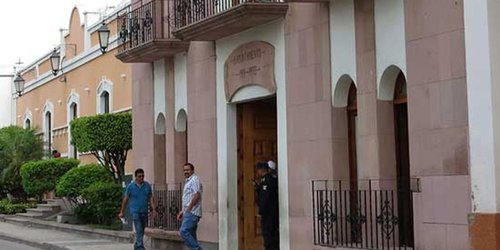 Arnulfo Urbiola presentará su primer informe en tienda ex Arteli