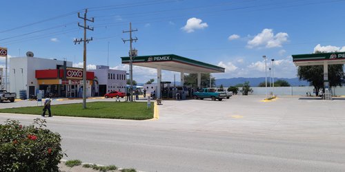 Secuestran y roban a encargado de gasolinera