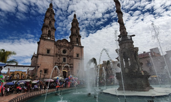 Nuevo Arzobispo de SLP atrapado por fiesta de Diócesis de San Juan de los Lagos