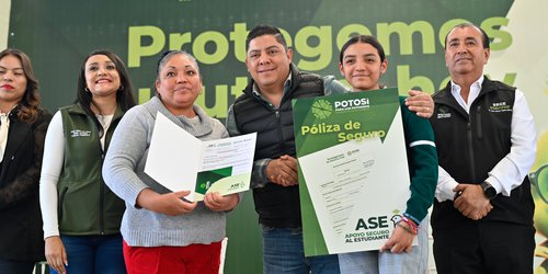 Reconocen a Ricardo Gallardo por seguro para estudiantes