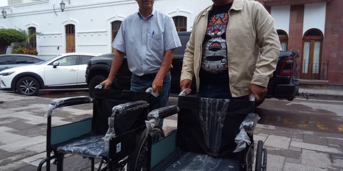 Gobierno Municipal donó sillas de ruedas para servicio interno del ISSSTE