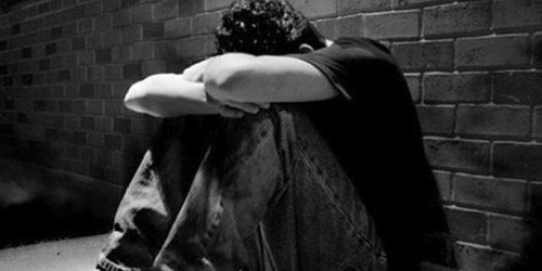 Hay más muertes por suicidio en hombres que en mujeres