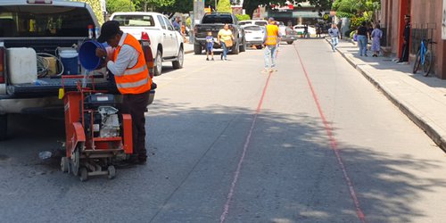 Inicia sustitución de drenaje frente a la alcaldía rioverdense