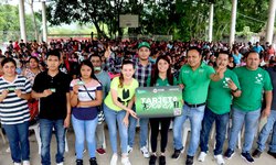 Gobierno Estatal otorga Tarjetas Joven en Matlapa