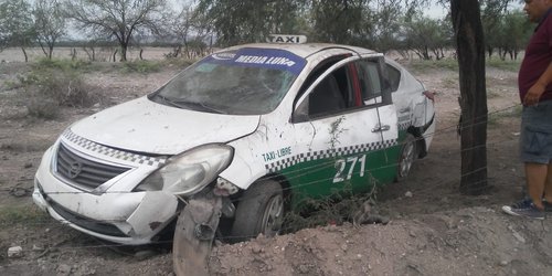 Roban taxi y luego aparece accidentado cerca de El Granjenal