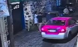 Taxista atropella a vecinos que le reclamaron por bloquear entrada