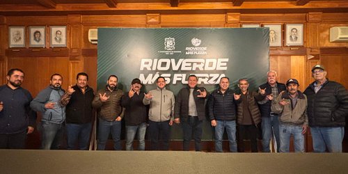 Dialoga alcalde sobre Metro-Red con representantes de taxistas y titular de la SCT