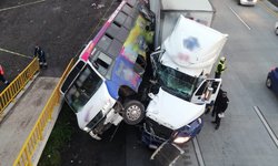 Mueren cuatro personas por choque de tráiler contra camiones de pasajeros en la México-Querétaro