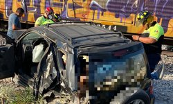 Mujer intenta ganarle el paso al tren; mueren dos niñas en Nuevo León