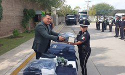 Entregan uniformes a policías municipal de Rioverde