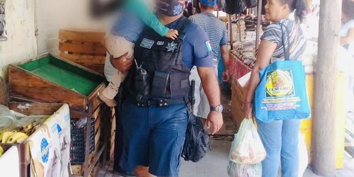 Policías localizan a niño extraviado en centro de Ciudad Valles