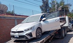 Hallan en la colonia San Rafael Kia Forte robado en Querétaro