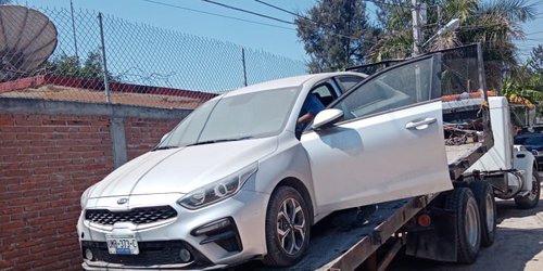 Hallan en la colonia San Rafael Kia Forte robado en Querétaro