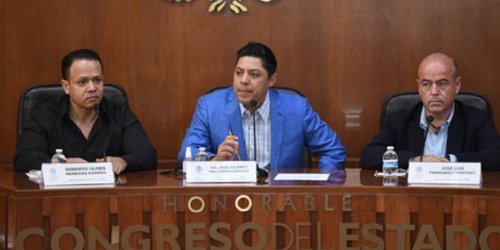 Presenta Ricardo Gallardo iniciativa para gratuidad de licencias de conducir