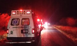 Muere una joven y tres personas resultan heridas tras volcadura en la carretera Villa Juárez–Cerritos