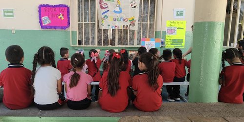 Realizan feria del libro en primaria General Zenón Fernández para fomentar la lectura en niños