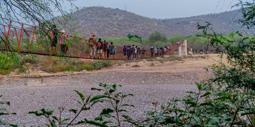 Más de 300 participantes se suman al “Sendero Violeta” en La Noria–Labor Vieja
