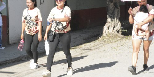 Carrera escolar promueve la activación física y la convivencia familiar en el municipio