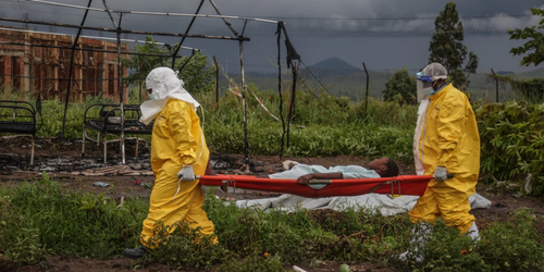 Ébola deja más de 200 muertos en Congo en un mes y alerta por avance de la epidemia.