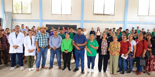 Comunidad educativa entrega recursos a la Cruz Roja