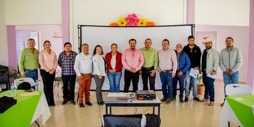 Presentan programa de tractores agrícolas 2026 a municipios de la Zona Media