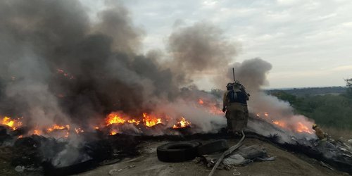 Continúan labores para sofocar incendio en el relleno sanitario de Ciudad Valles