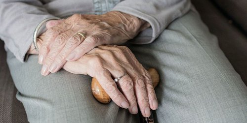 Salud emite cuidados para personas adultas mayores durante pandemia