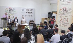 Analizan origen de la Constitución de San Luis Potosí durante conversatorio por el Bicentenario