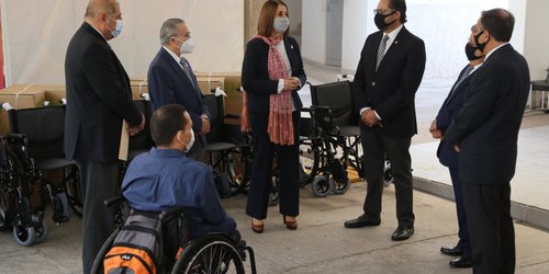 DIF Estatal y Rotarios apoyan a personas con discapacidad