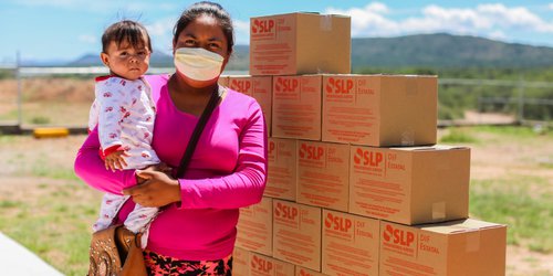 JMC Y LVR entregan apoyos de DIF Estatal en villa de reyes
