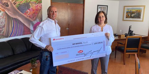 La CMIC entregó donativo a DIF Estatal