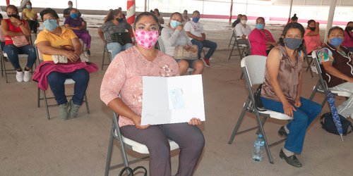Mujeres emprendedoras reciben 119 créditos