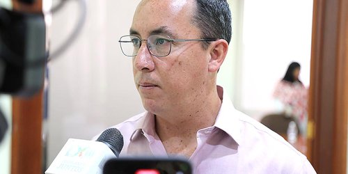 Edmundo Torrescano llama al diálogo en tema de taxistas contras Ubers