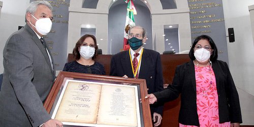 Congreso entregó Presea a la trayectoria periodística Francisco Zarco