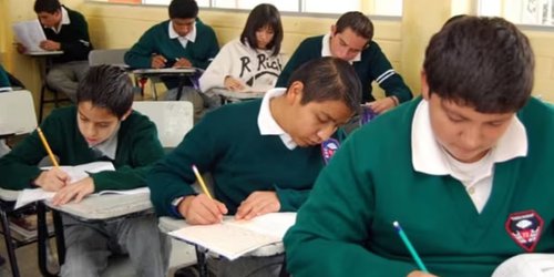 Seguro de gastos médicos gratis para estudiantes de primaria y secundaria en SLP