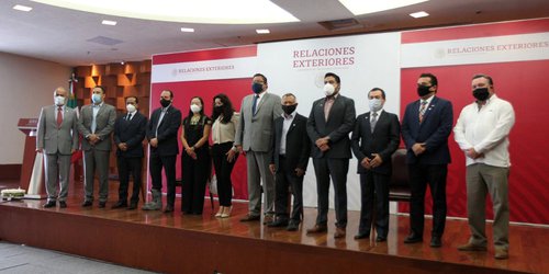 Entregan cenizas a familiares de 107 connacionales fallecidos en EU por Covid