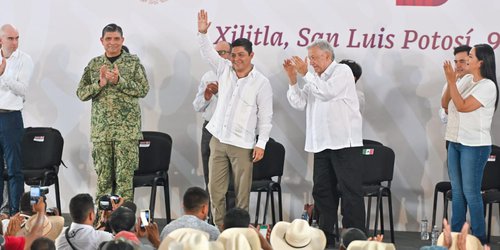 Federación entrega recursos para modernizar hospitales, caminos y al campo potosino