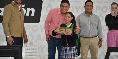 Amplia gira del gobernador Gallardo para entregar apoyos escolares