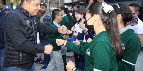 Ricardo Gallardo inicia ciclo escolar y refrenda apoyo a la educación