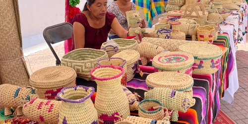 Impulsa Estado comercialización de artesanías de pueblos originarios