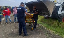 Rescatan con vida a trabajador tras derrumbe de zanja en Tamuín