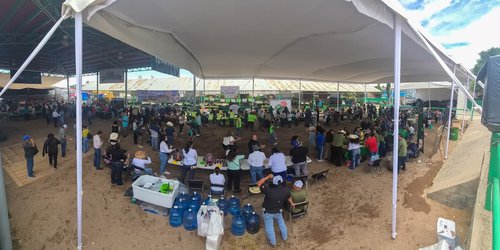 La Zona Media llevó su corazón a la FENAPO a través de sus sabores y tradiciones