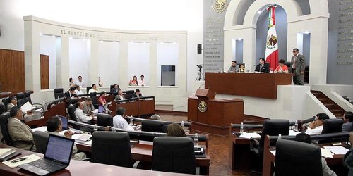 Aprueba la JUCOPO reducir sueldo y prestaciones de Diputados