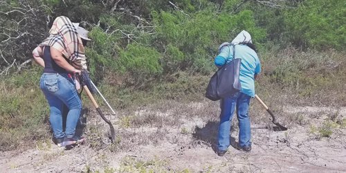 Madres buscadoras de SLP se suman a luto nacional por campo de exterminio en Jalisco