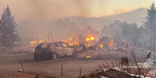 Incendio 'Hawk' en Nevada Mantiene en Alerta a 60 Mil Personas.