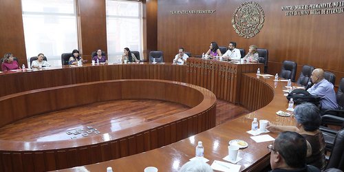 Extrabajadores de la FGE piden al Congreso resolver problema de pago de pensiones