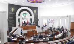 Congreso de SLP aprueba salario mínimo de 14 mil pesos para policías municipales