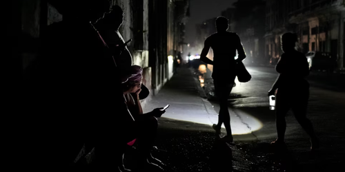 Crisis energética en Cuba: colapsó el sistema eléctrico y toda la isla está sin luz.