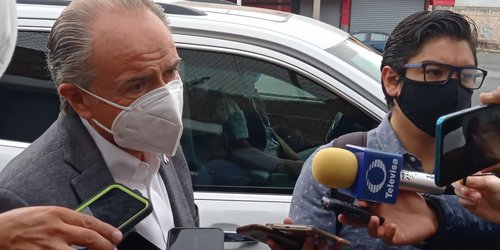 Tomar con reservas el anuncio de la compra de vacunas contra Covid-19: Gobernador