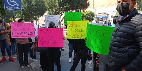 Fueron atendidos por la Fiscalía General del Estado, los padres de la maestra Teté.